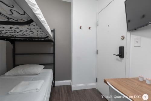 Telegraph Hill Apartment | Quarters on DOT by Thatch