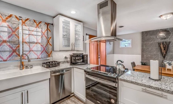 Memphis House | Quarters on Quince - Huge Yard