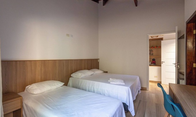 Pontal da Cruz Bed & Breakfast | Quarto com Wi-Fi, ar-condicionado e a 300m do mar