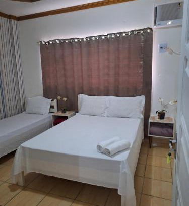 Alvorada House | Quarto triplo com banheiro em Pousada e Restaurante