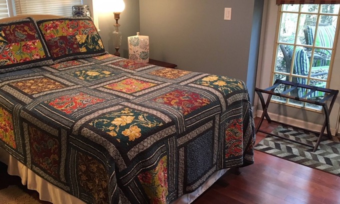 Jefferson Other | Queen Bed in Farmhouse on rural sheep and goat farm