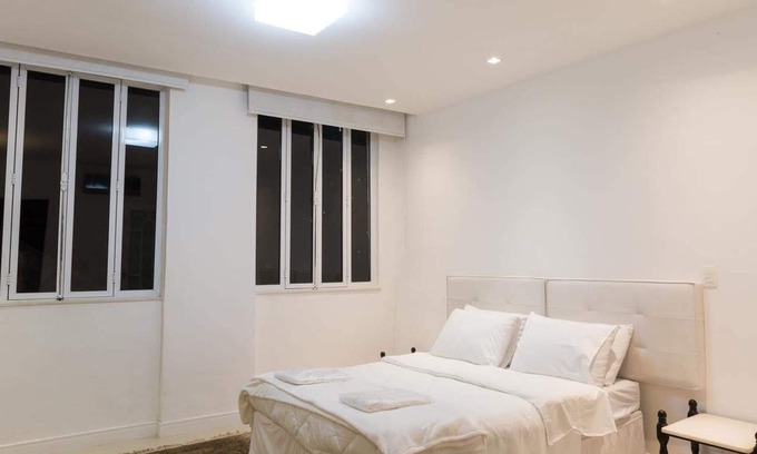 Sao Conrado Hotel | Queen-size suite in a luxury hotel