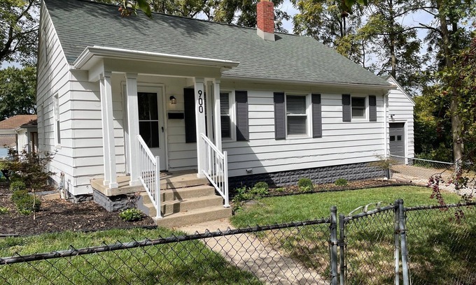 Lafayette House | Quiet 2-bedroom home near downtown Lafayette, IN