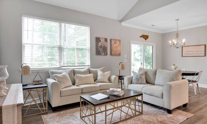 Westport House | Quiet 3BR Retreat near LKN