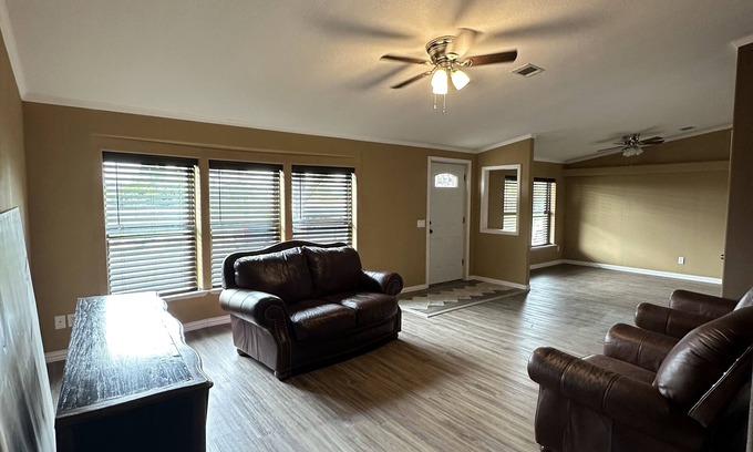 Manor House | Quiet 4 bedroom 2.5 bath home