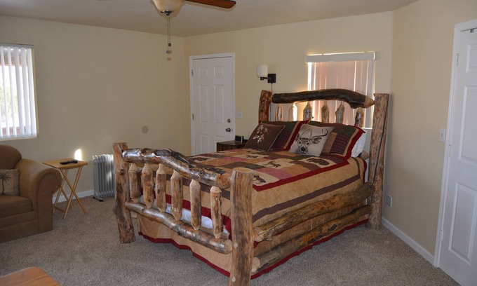 Pahrump Apartment | Quiet 5 STAR ESCAPE-Death Valley-Prairie Fire-Spring Mountain