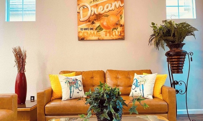 Tracy House | Quiet and Civilized Community ，Big RV Parking，Five-star reviews on website air….