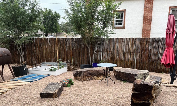 Fowler House | Quiet and Comfortable - Right on Main Street