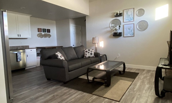 Salem Apartment | Quiet and cozy, a remodeled dairy with panoramic mountain views. .