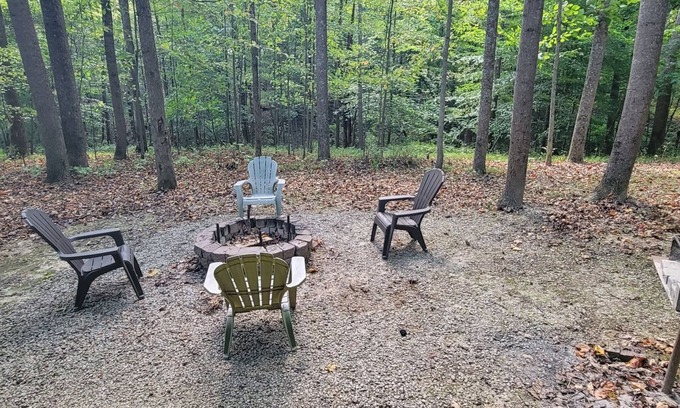 Mauckport Cabin | Quiet and Cozy Cabin in the woods!