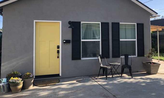 Turlock Apartment | Quiet and cozy cottage near cute downtown