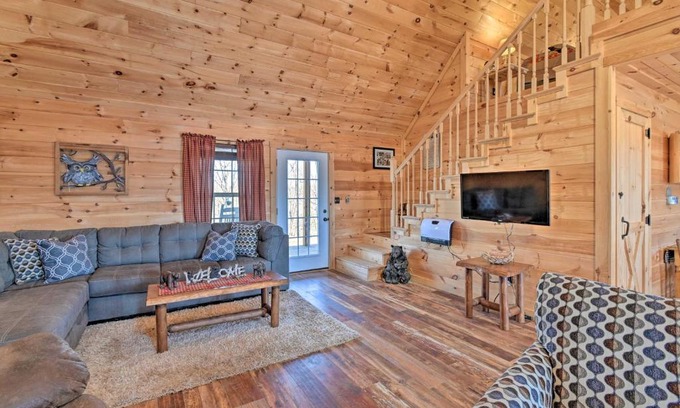 Berea House | Quiet and Secluded Berea Cabin on 70-Acre Farm!