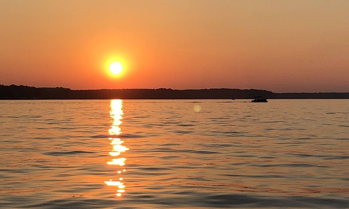 Ridgeway Cottage | Quiet Cove with Big Water Views