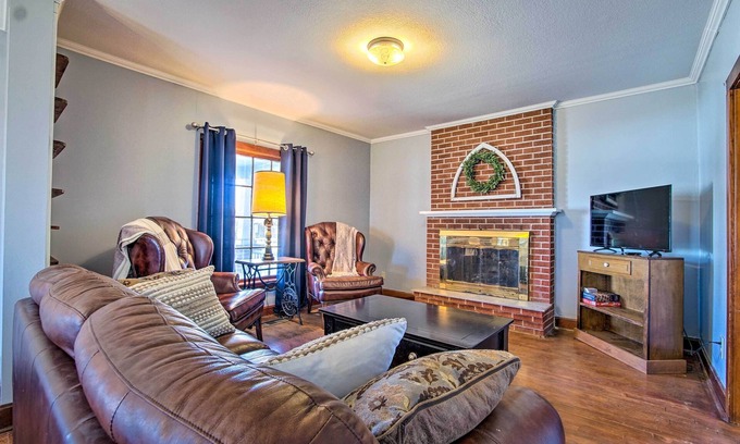 Osage City House | Quiet Family Home - 12 Miles to Pomona State Park!