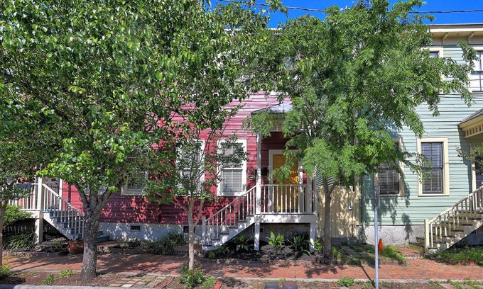 Beach Institute House | Quiet Historic Corner Home Near Downtown