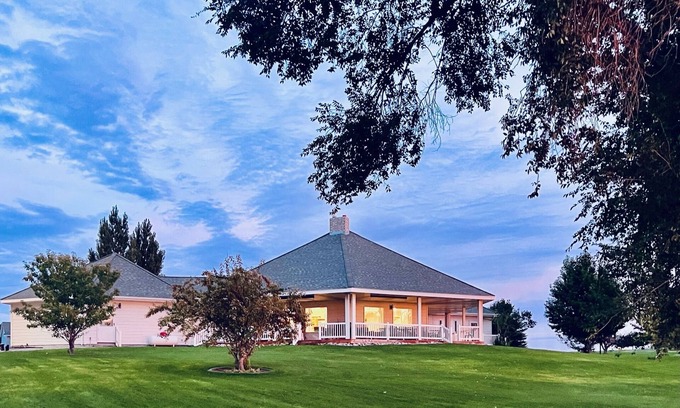 Cassia County House | Quiet Home on the Snake River