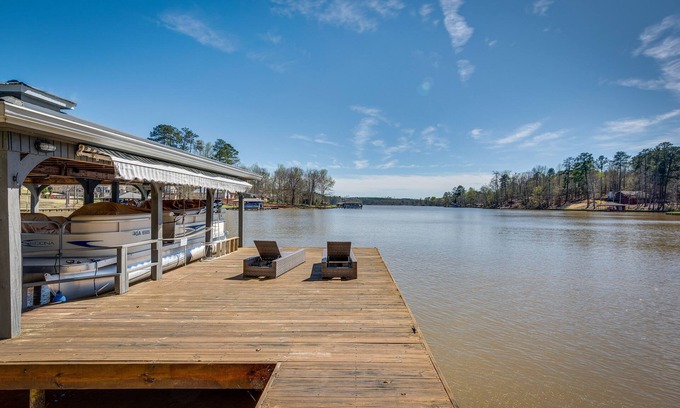 Eatonton House | Quiet Lakefront Eatonton House w/Boat Dock!