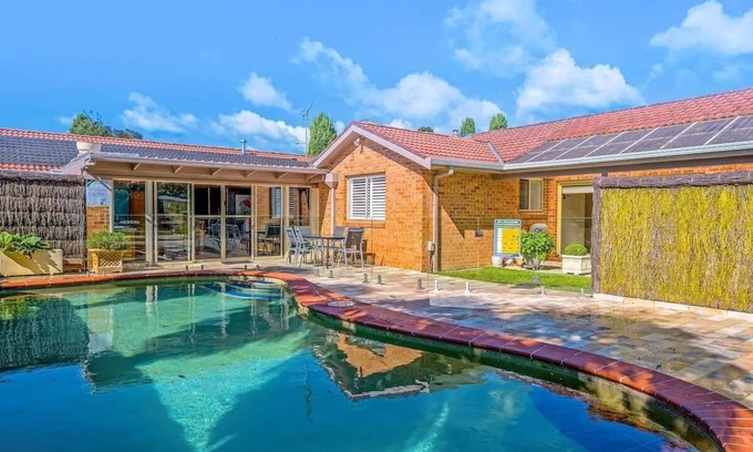 Bowral House | Quiet Location That's Family & Group Friendly