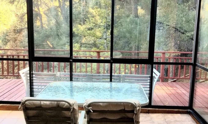 Pine Mountain Club Villa | Quiet Mountain Retreat in Modern Villa