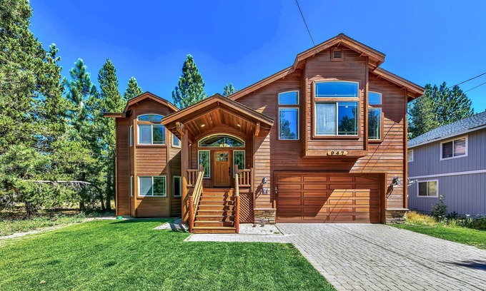 Tahoe Paradise House | Quiet Mtn 4BR, 3BA, Spa, Poker, Central AC