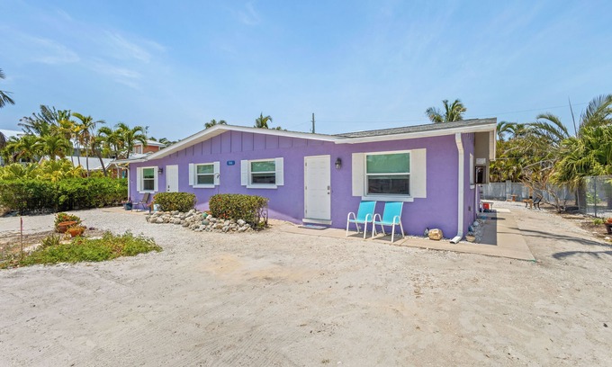 Holmes Beach Cottage | Quiet Nights of Quiet Stars on Anna Maria Island