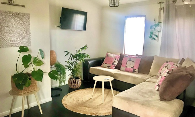 Kalbarri House | Quiet Oasis, Walk to the Beach and cafes. Stylish and Modern