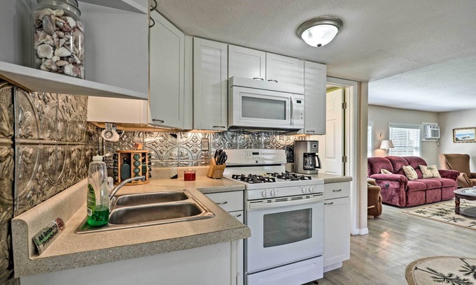 Crescent City House | Quiet Pomona Park Rural Home Near St Johns River!