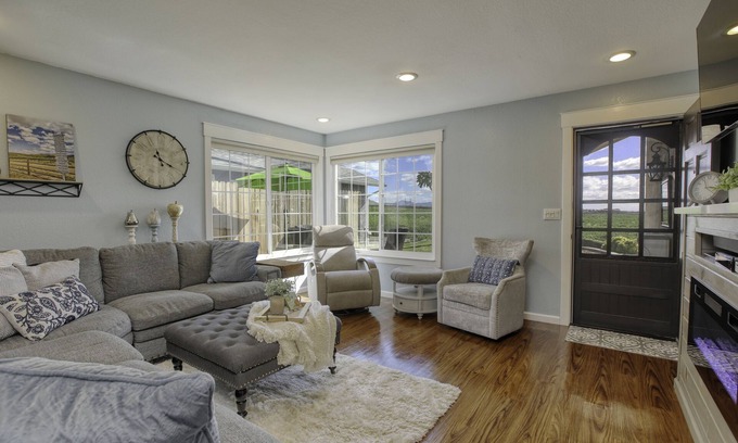 Nipomo House | Quiet relaxing home - 15 minutes to Pismo Beach. Tesla Level 2 charging on site