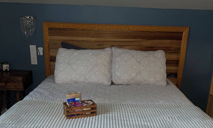 Olivia Apartment | Quiet studio appt. above standalone garage - military/healthcare/TDY preferred