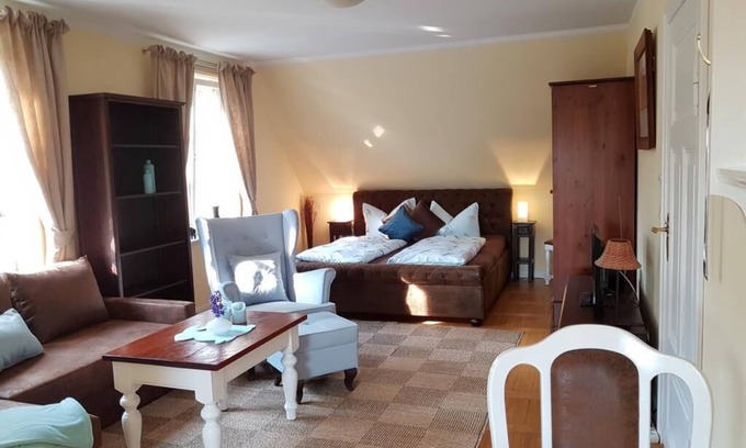 Ostseebad Prerow Apartment | Quiet, WLAN, garden, forest, path to the west beach, gr. Parking lot, suitcase carrier b. Bd.