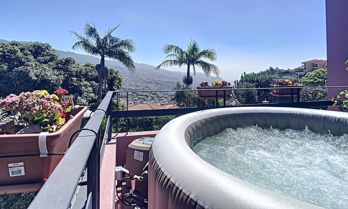 Santo Antonio House | Quinta das Courelas by Atlantic Holiday