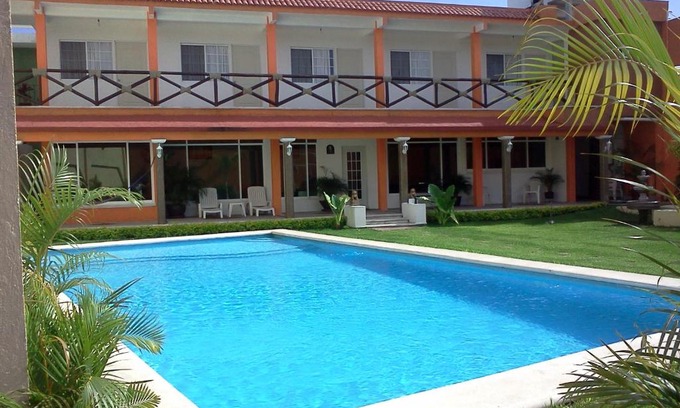 Xochitepec Villa | quintaolivos Jardín y Alberca!