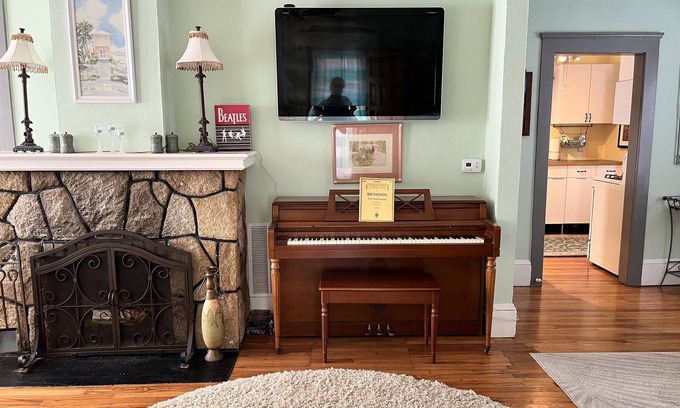 Daytona Beach Cottage | Quirky Beachside Historic Cottage w/ music lounge, sun room, walk to beach!