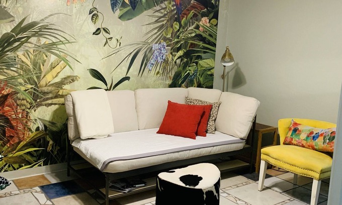 Largo House | Quite neighborhood, Free Parking, Super Wi-Fi, Private Guest House