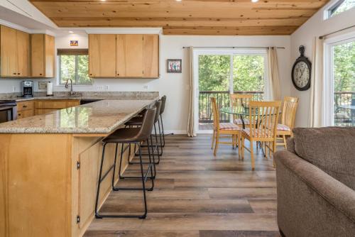 Arnold House | Quittin Time