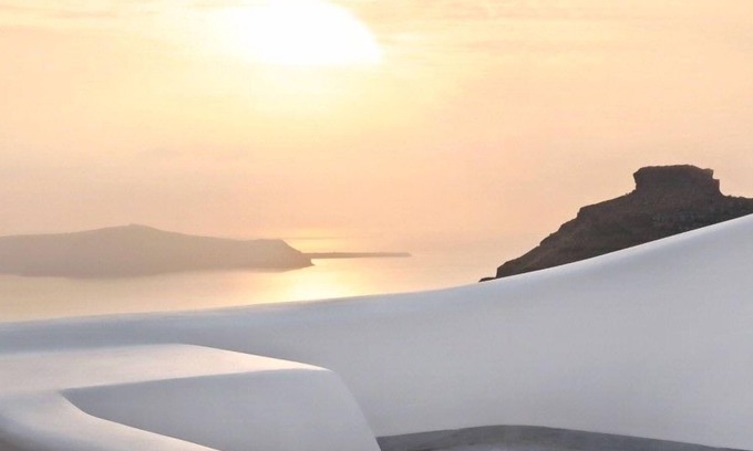 Firostefani Apartment | R 1159 Charon’s Apartment (Maisonette Style) With Break Fast, Sea view & Private Balcony