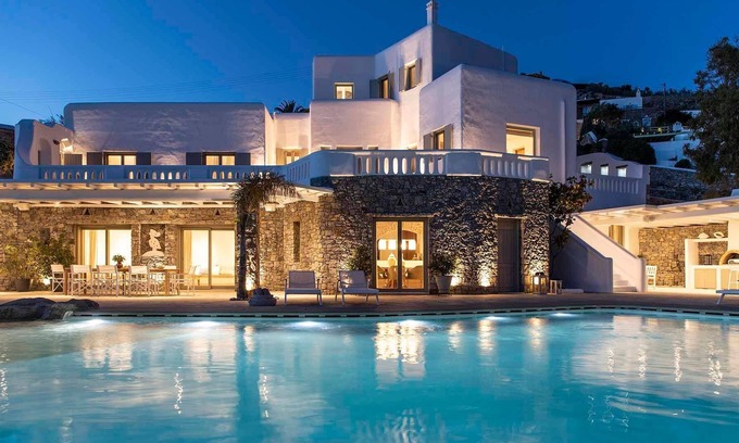 Plintri Villa | R 3165 Villa Flint With Air-conditioning.Safe box & Washing machine,