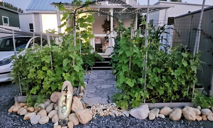 Newport Cottage | R & R's Modern Retreat