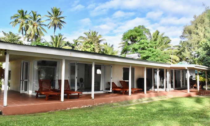 Arorangi House | Ra Mura - idyllic beachfront retreat