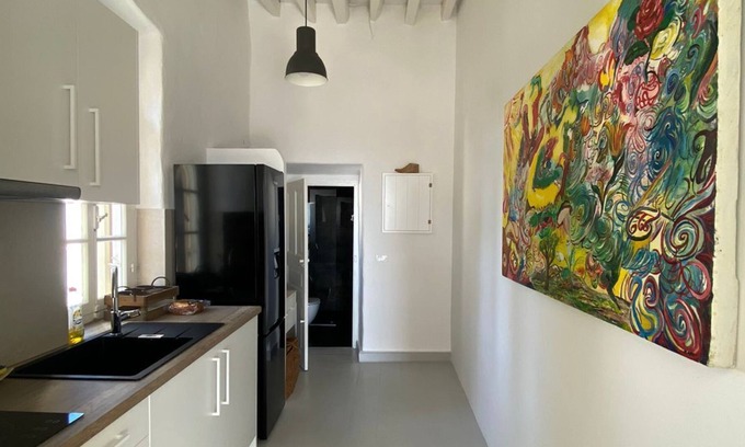 Apollonia Apartment | Rabagas House - In The Heart of Apollonia