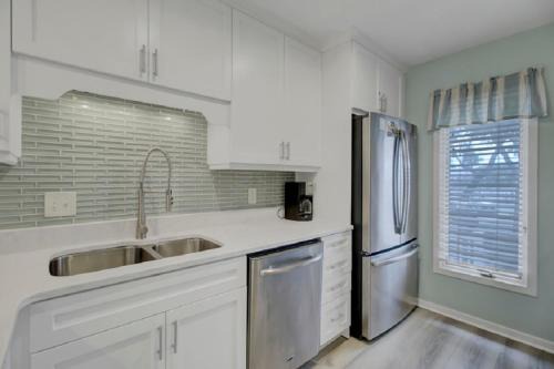 Twin Oaks House | Racquet Club 7 by Wild Dunes, in Resort Core