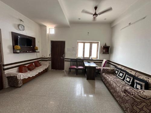 Vrindavan House | Radhey Radhey Seva Sadan