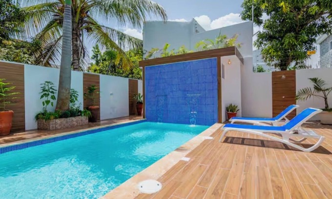 Miramar Villa | Radiant Roomy 5 Br Home with pool and parking