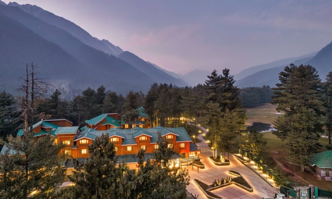 Pahalgam Hotel | Radisson Golf Resort Pahalgam