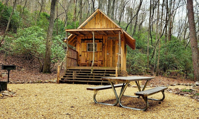 Fort Mc Clellan Cabin | Raelean - A unique off-grid tiny cabin