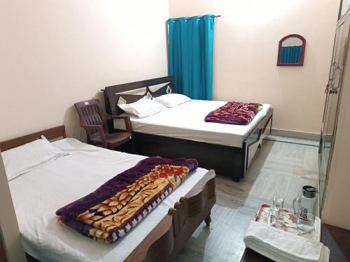 Faizabad Apartment | RaghuvarDham Delux AC 1 Double Bed, 1 Single Bed Room