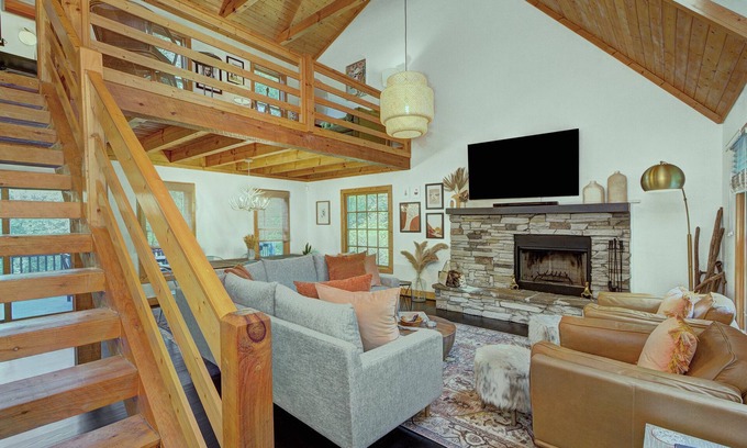 Lake Toxaway Cabin | Rainbow's End Mountain Lake House