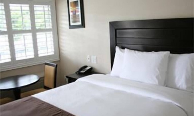 Downtown Riverside Hotel | Raincross Hotel