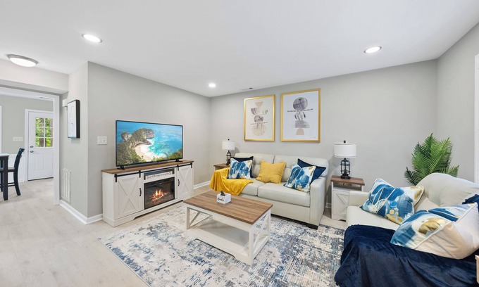 Southwest Raleigh House | Raleigh Cityside Duplex Unit A