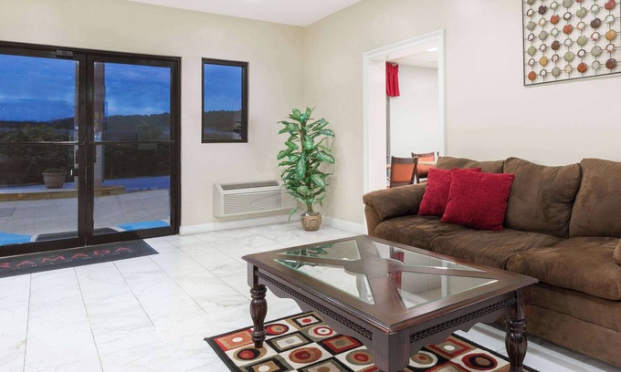 Pelham Hotel | Ramada by Wyndham Pelham